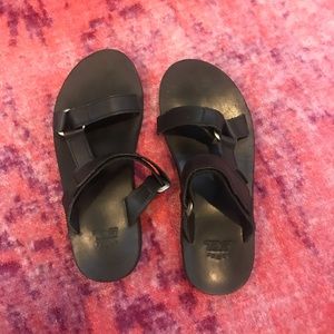 Teva leather slip on sandals woman’s 7